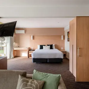 **** Hotel The Terrace Australia